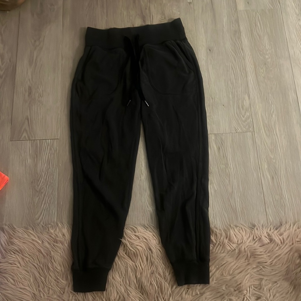 lululemon joggers